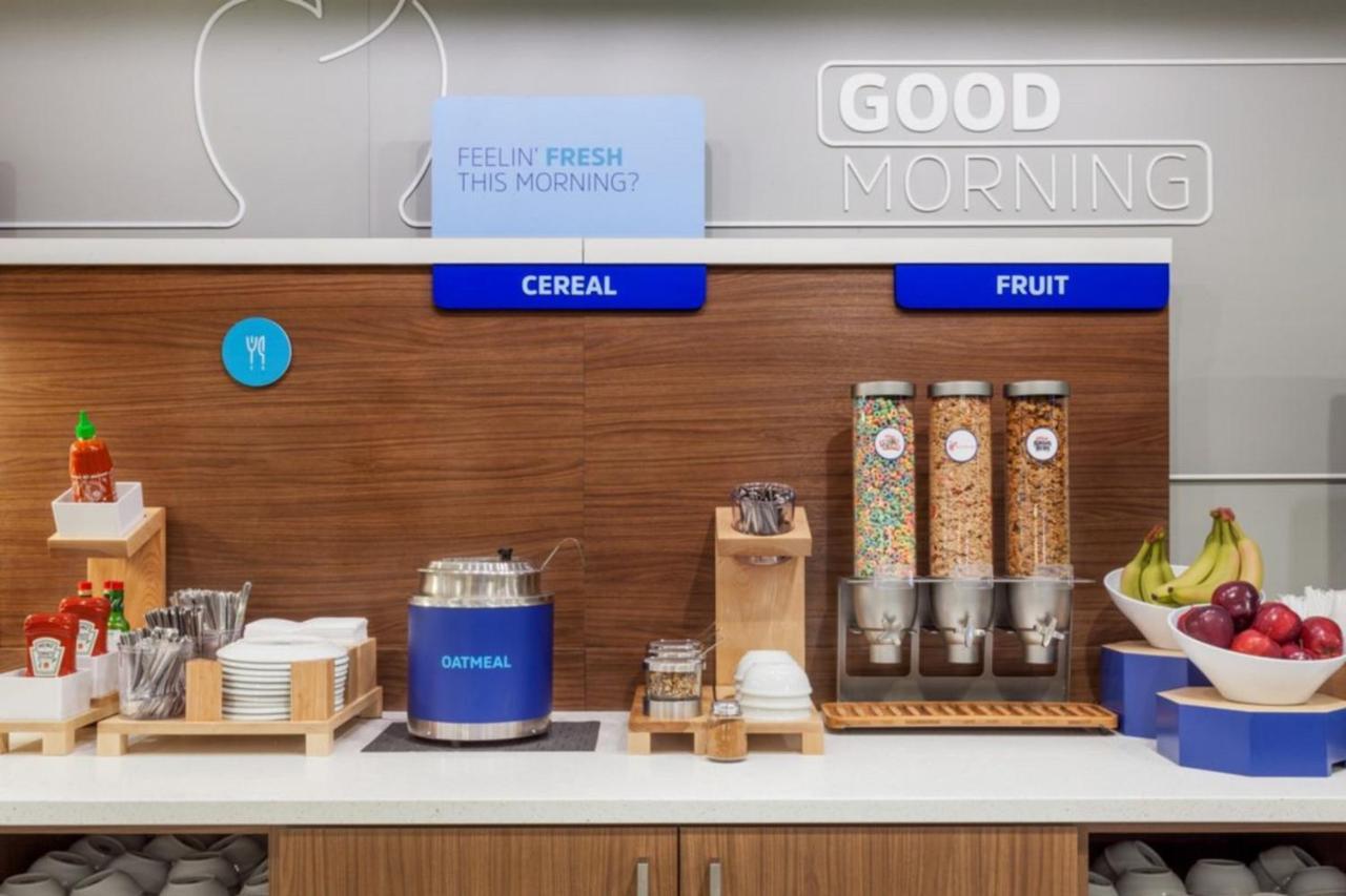 Holiday Inn Express & Suites Windsor East - Lakeshore By Ihg Tecumseh Luaran gambar