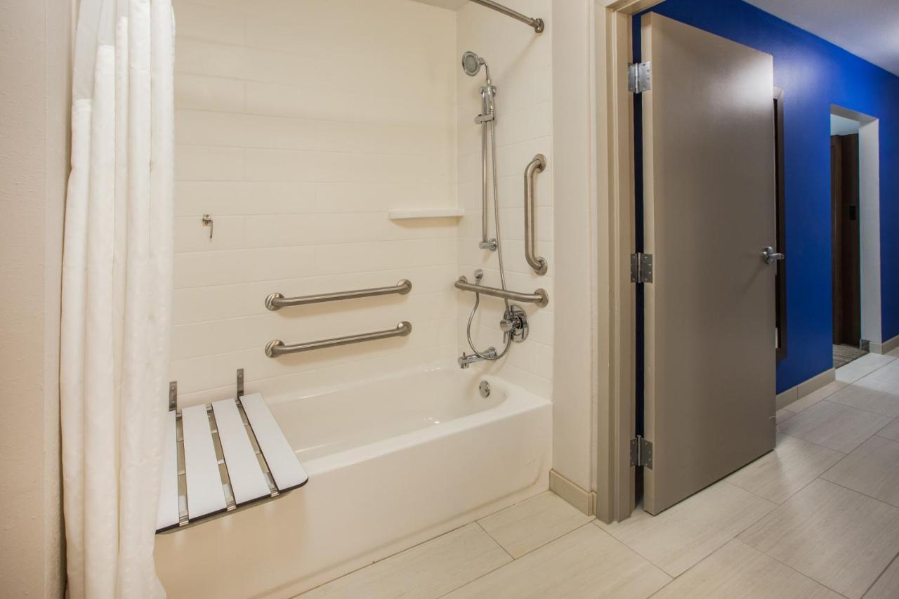 Holiday Inn Express & Suites Windsor East - Lakeshore By Ihg Tecumseh Luaran gambar